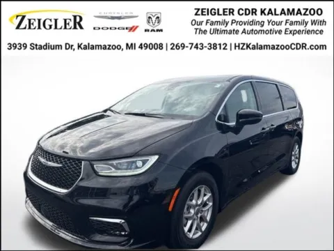 Black 2024 Chrysler Pacifica Touring L for sale in Kalamazoo, MI