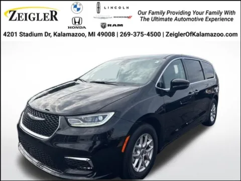 Black 2024 Chrysler Pacifica Touring L for sale in Kalamazoo, MI