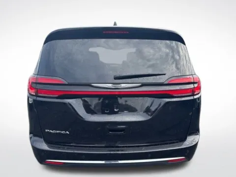 More photos of 2024 Chrysler Pacifica Touring L at Zeigler BMW of Kalamazoo, MI