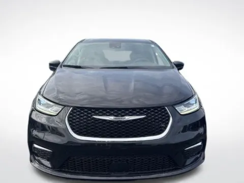 Photos of 2024 Chrysler Pacifica Touring L for sale in Kalamazoo, MI at Zeigler BMW of Kalamazoo