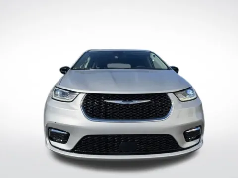 Photos of 2024 Chrysler Pacifica Touring L for sale in Kalamazoo, MI at Zeigler BMW of Kalamazoo