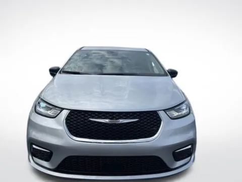 Photos of 2024 Chrysler Pacifica Touring L for sale in Kalamazoo, MI at Zeigler BMW of Kalamazoo