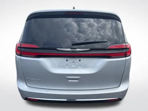 More photos of 2024 Chrysler Pacifica Touring L at Zeigler BMW of Kalamazoo, MI