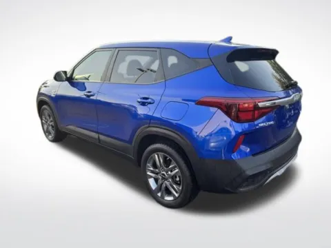 More photos of 2022 Kia Seltos LX at Zeigler BMW of Kalamazoo, MI