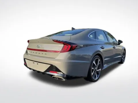 More photos of 2022 Hyundai Sonata SEL Plus at Zeigler BMW of Kalamazoo, MI