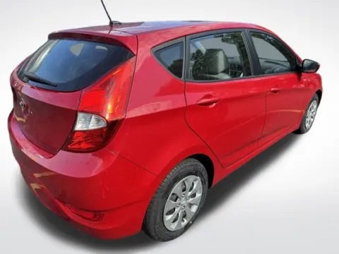 More photos of 2017 Hyundai Accent SE at Zeigler BMW of Kalamazoo, MI