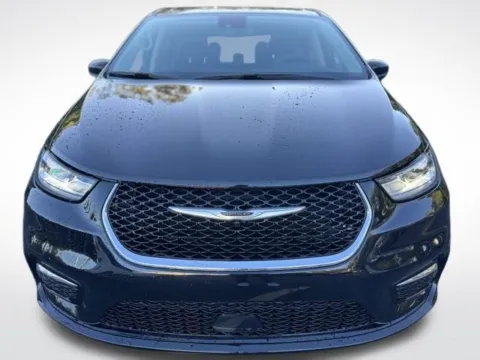 Photos of 2024 Chrysler Pacifica Touring L for sale in Kalamazoo, MI at Zeigler BMW of Kalamazoo
