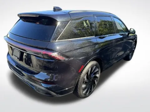 More photos of 2025 Lincoln Nautilus Reserve at Zeigler BMW of Kalamazoo, MI