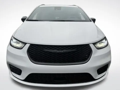 Photos of 2025 Chrysler Pacifica Limited for sale in Kalamazoo, MI at Zeigler BMW of Kalamazoo