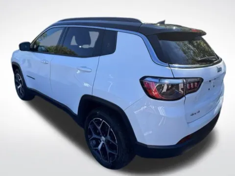 More photos of 2024 Jeep Compass Limited at Zeigler BMW of Kalamazoo, MI