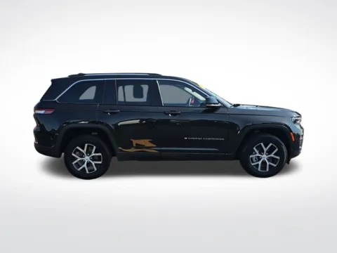 More photos of 2023 Jeep Grand Cherokee Limited at Zeigler BMW of Kalamazoo, MI