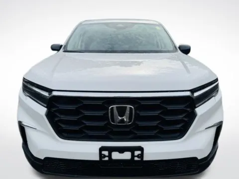 Photos of 2024 Honda Pilot LX for sale in Kalamazoo, MI at Zeigler BMW of Kalamazoo