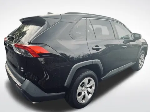 More photos of 2021 Toyota RAV4 LE at Zeigler BMW of Kalamazoo, MI
