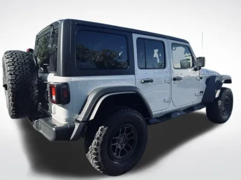 More photos of 2021 Jeep Wrangler Unlimited Rubicon at Zeigler BMW of Kalamazoo, MI