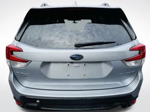 More photos of 2022 Subaru Forester Premium at Zeigler BMW of Kalamazoo, MI