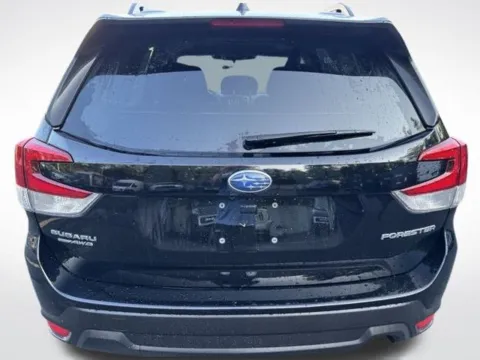 More photos of 2023 Subaru Forester Premium at Zeigler BMW of Kalamazoo, MI