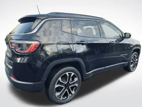 More photos of 2022 Jeep Compass Limited at Zeigler BMW of Kalamazoo, MI