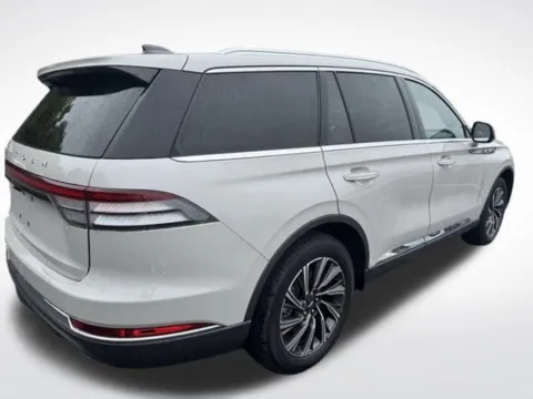 More photos of 2025 Lincoln Aviator Premiere at Zeigler BMW of Kalamazoo, MI