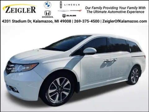 White 2017 Honda Odyssey Touring for sale in Kalamazoo, MI