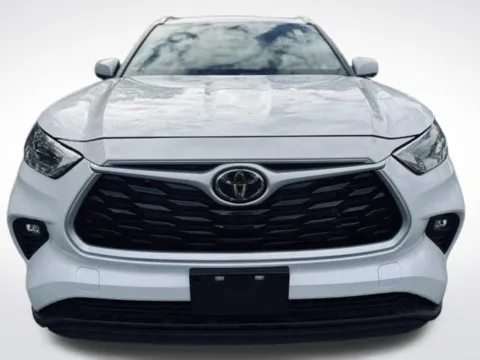 Photos of 2022 Toyota Highlander XLE for sale in Kalamazoo, MI at Zeigler BMW of Kalamazoo