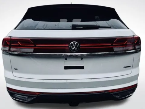 More photos of 2024 Volkswagen Atlas Cross Sport 2.0T SE w/Technology at Zeigler BMW of Kalamazoo, MI