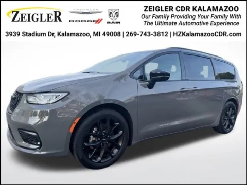 Gray 2025 Chrysler Pacifica Limited for sale in Kalamazoo, MI