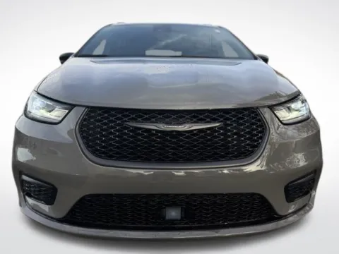 Photos of 2025 Chrysler Pacifica Limited for sale in Kalamazoo, MI at Zeigler BMW of Kalamazoo