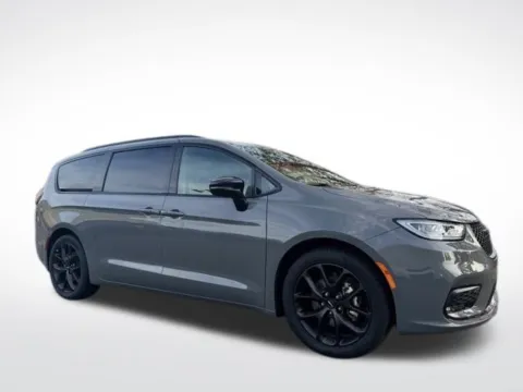 Another view of 2025 Chrysler Pacifica Limited for sale in Kalamazoo, MI at Zeigler BMW of Kalamazoo