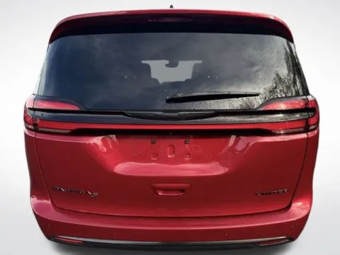 More photos of 2025 Chrysler Pacifica Limited at Zeigler BMW of Kalamazoo, MI