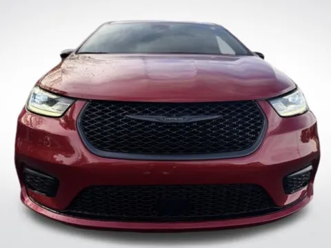 Photos of 2025 Chrysler Pacifica Limited for sale in Kalamazoo, MI at Zeigler BMW of Kalamazoo