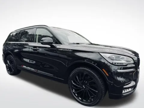 More photos of 2023 Lincoln Aviator Reserve at Zeigler BMW of Kalamazoo, MI