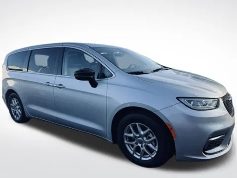 Photos of 2024 Chrysler Pacifica Touring L for sale in Kalamazoo, MI at Zeigler BMW of Kalamazoo