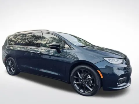 Another view of 2025 Chrysler Pacifica Limited for sale in Kalamazoo, MI at Zeigler BMW of Kalamazoo