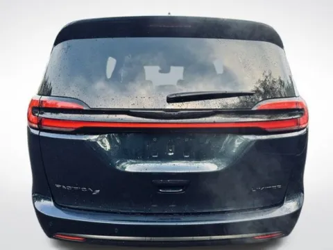 More photos of 2025 Chrysler Pacifica Limited at Zeigler BMW of Kalamazoo, MI