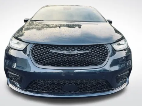 Photos of 2025 Chrysler Pacifica Limited for sale in Kalamazoo, MI at Zeigler BMW of Kalamazoo