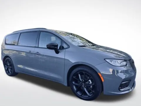 Another view of 2025 Chrysler Pacifica Limited for sale in Kalamazoo, MI at Zeigler BMW of Kalamazoo