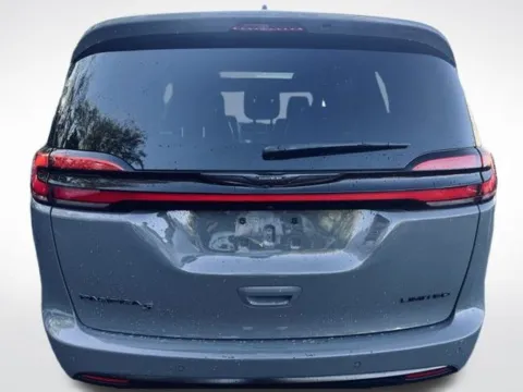 More photos of 2025 Chrysler Pacifica Limited at Zeigler BMW of Kalamazoo, MI