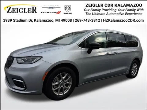 Silver 2024 Chrysler Pacifica Touring L for sale in Kalamazoo, MI
