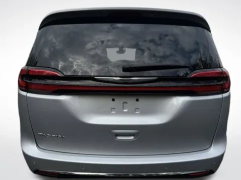 More photos of 2024 Chrysler Pacifica Touring L at Zeigler BMW of Kalamazoo, MI