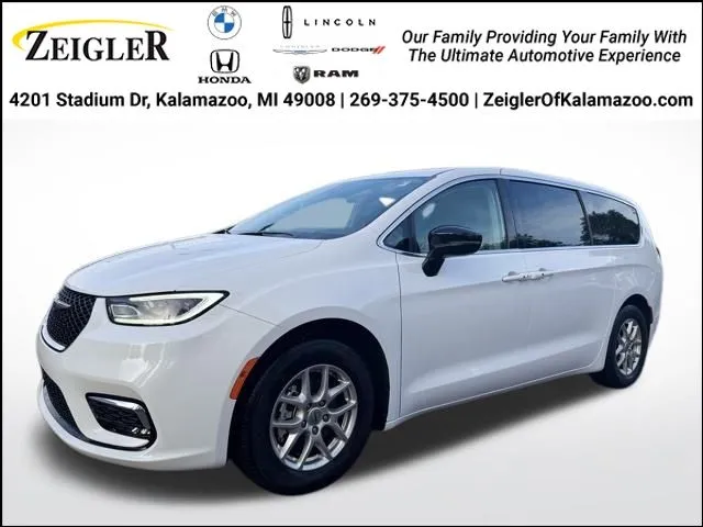 White 2024 Chrysler Pacifica Touring L for sale in Kalamazoo, MI