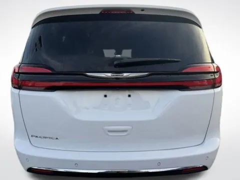 More photos of 2024 Chrysler Pacifica Touring L at Zeigler BMW of Kalamazoo, MI