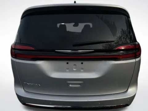 More photos of 2024 Chrysler Pacifica Touring L at Zeigler BMW of Kalamazoo, MI