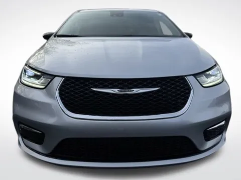 Photos of 2024 Chrysler Pacifica Touring L for sale in Kalamazoo, MI at Zeigler BMW of Kalamazoo