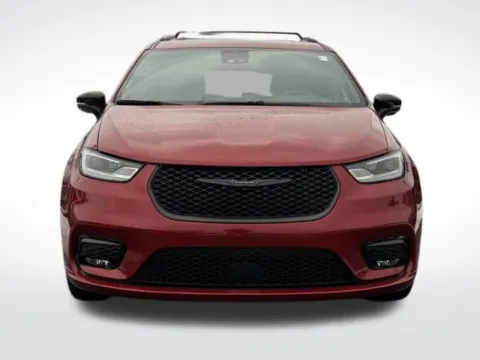 Another view of 2025 Chrysler Pacifica Limited for sale in Kalamazoo, MI at Zeigler BMW of Kalamazoo