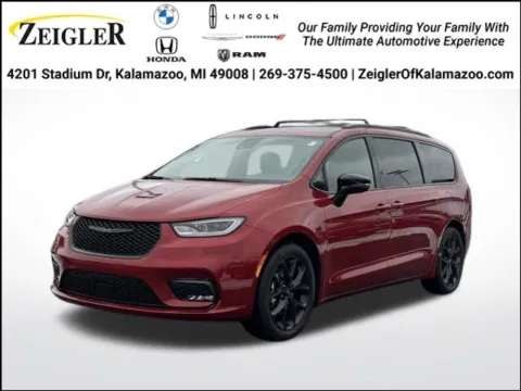 Red 2025 Chrysler Pacifica Limited for sale in Kalamazoo, MI