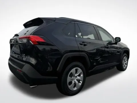 More photos of 2021 Toyota RAV4 LE at Zeigler BMW of Kalamazoo, MI