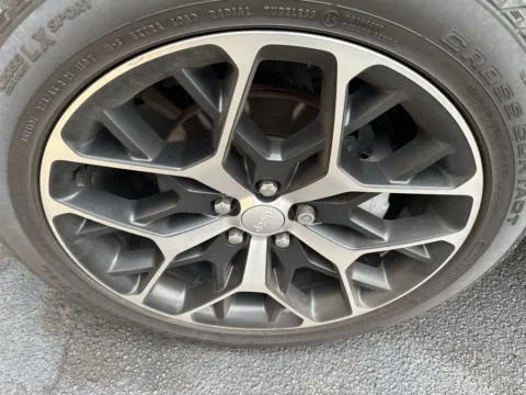 More photos of 2023 Jeep Grand Cherokee Summit at Zeigler Chrysler Dodge Jeep Ram of Grandville, MI