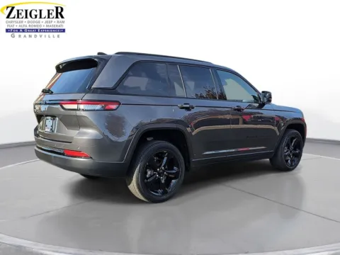 More photos of 2023 Jeep Grand Cherokee Altitude at Zeigler Chrysler Dodge Jeep Ram of Grandville, MI