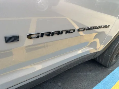 More photos of 2023 Jeep Grand Cherokee L Altitude at Zeigler Chrysler Dodge Jeep Ram of Grandville, MI