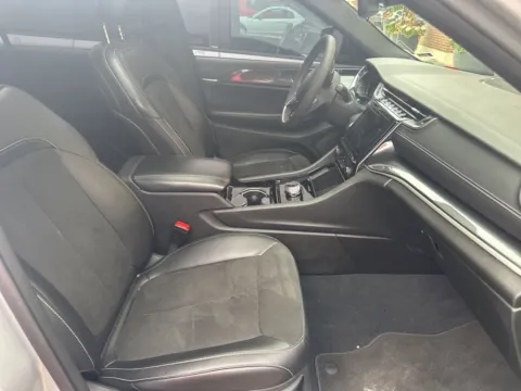 More photos of 2023 Jeep Grand Cherokee L Altitude at Zeigler Chrysler Dodge Jeep Ram of Grandville, MI